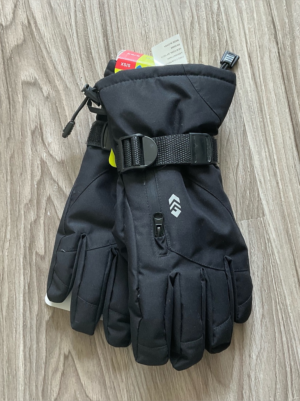 NWT Free Country Women's Touchscreen Compatible Ski Gloves Size XS/S Black